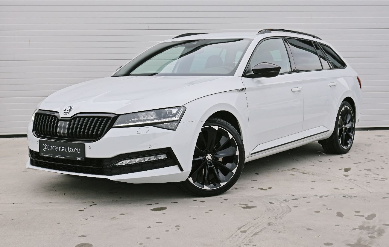 Detailed view of the car
