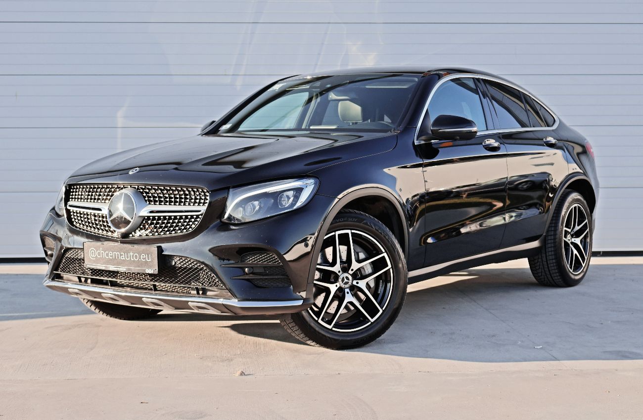 Detailed view of the car