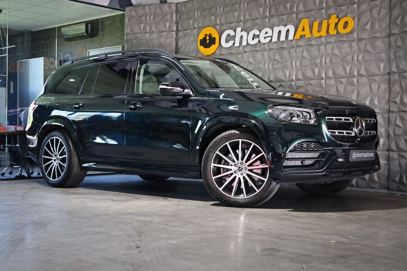 Detailed view of the car