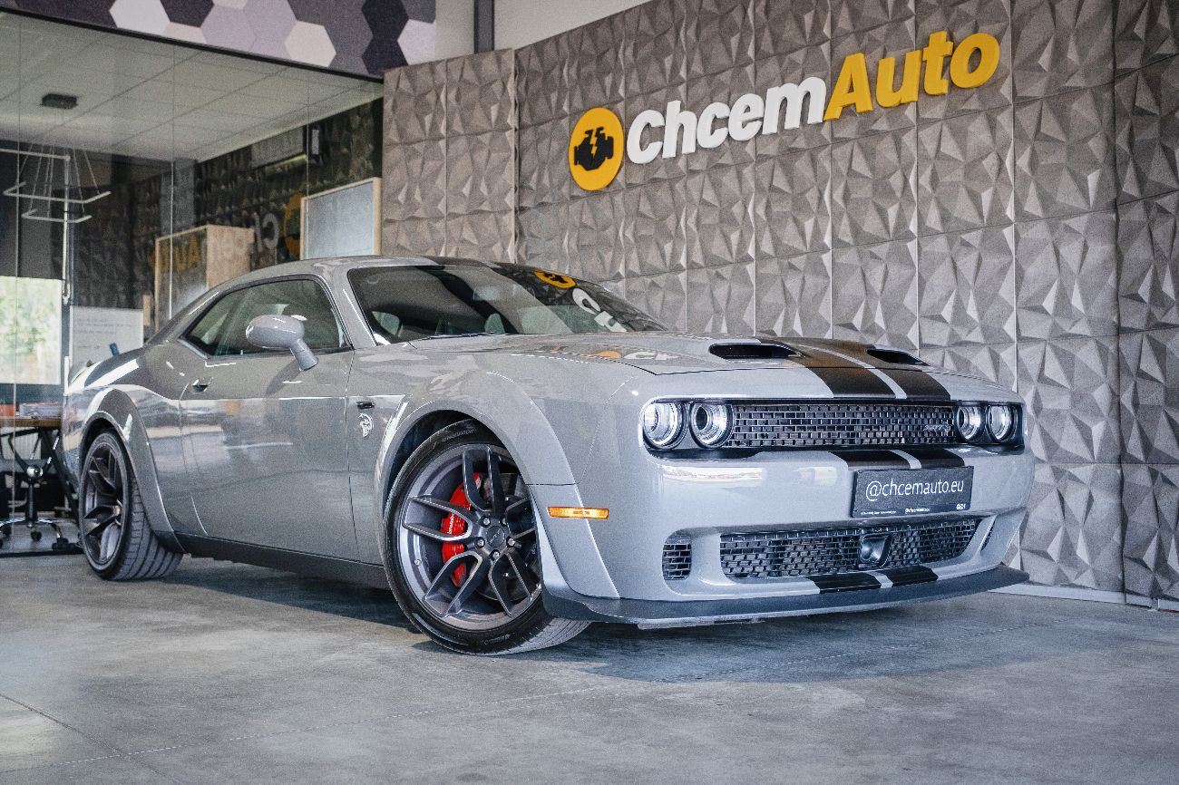 Detailed view of the car