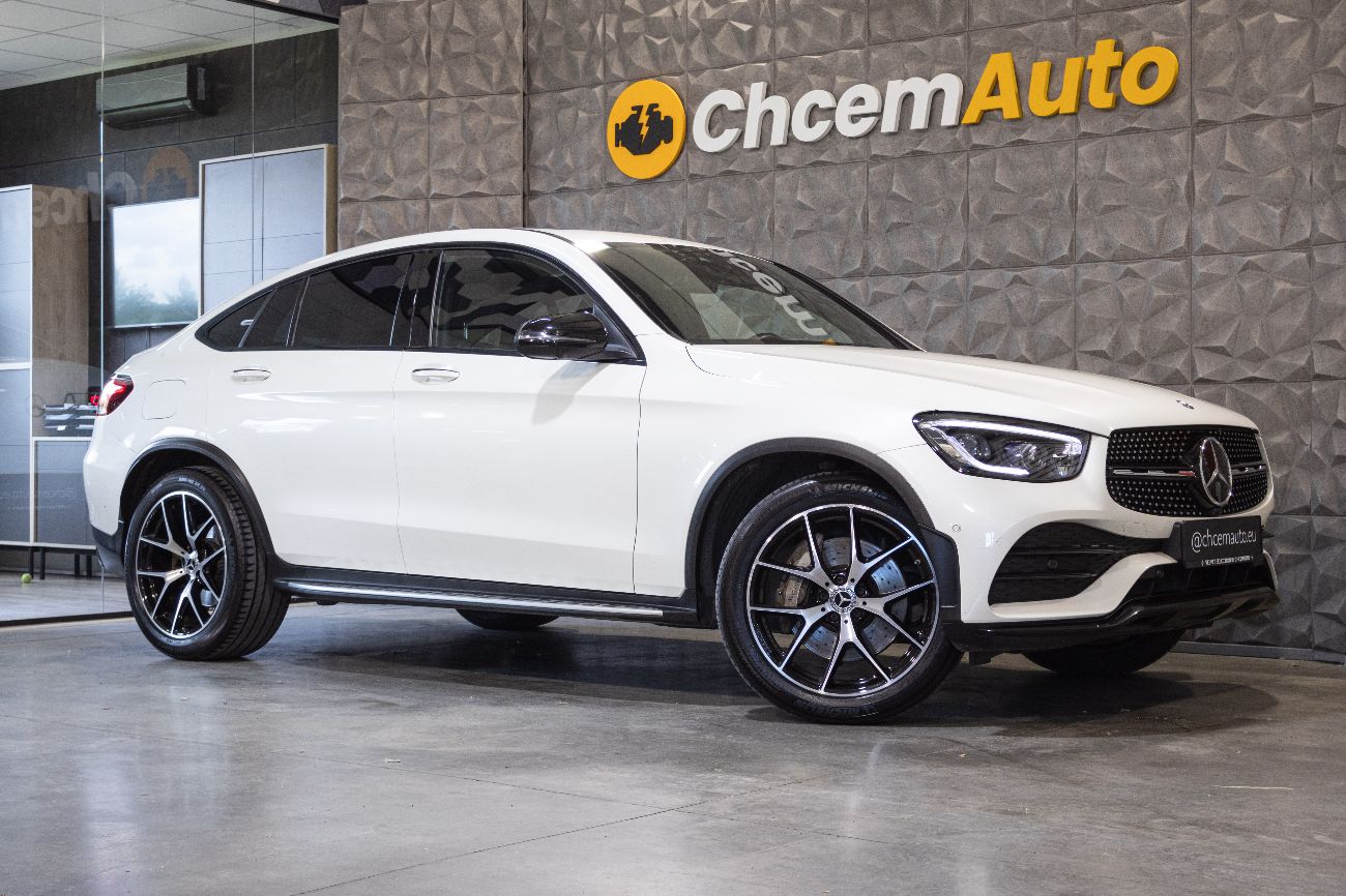 Detailed view of the car