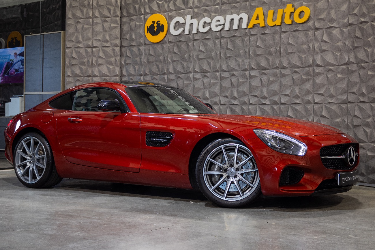 Detailed view of the car