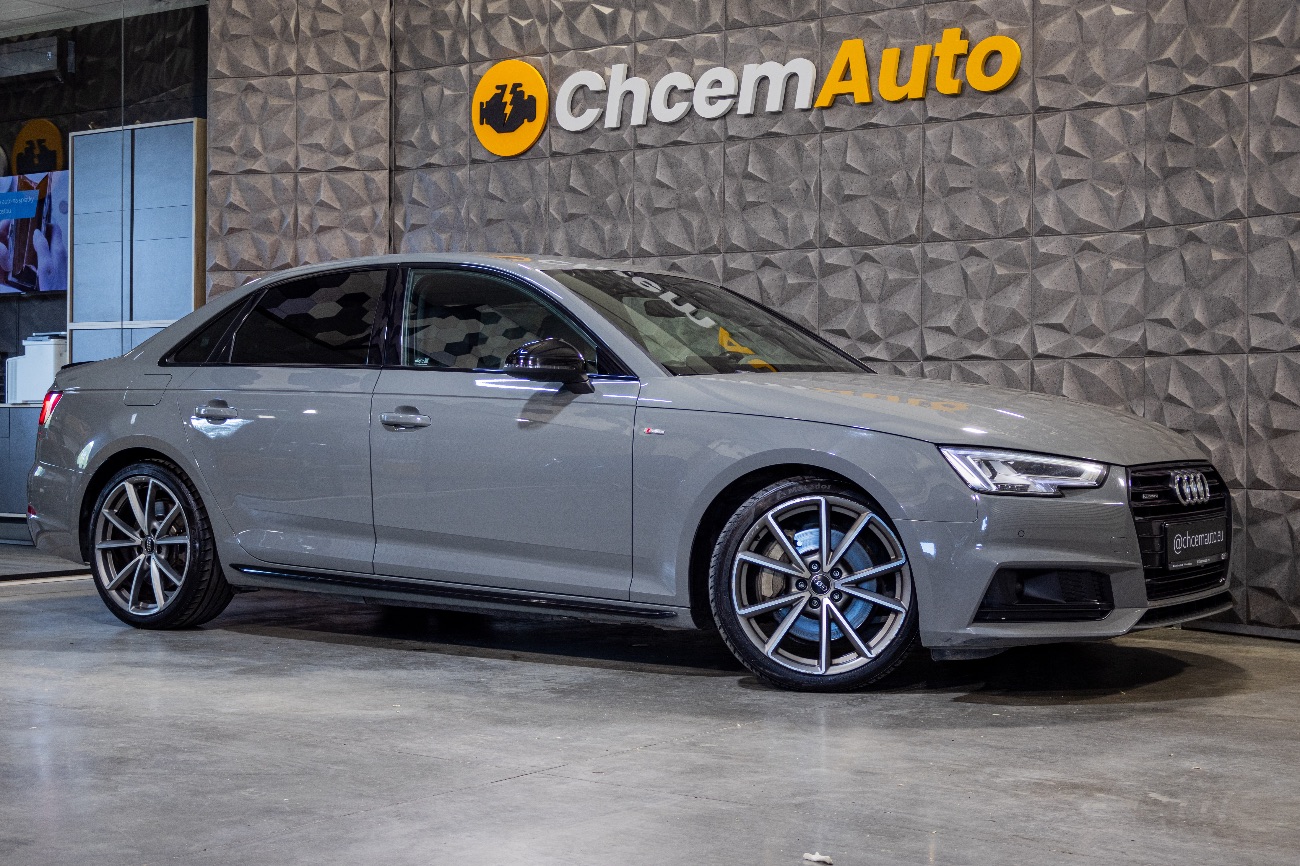 Detailed view of the car