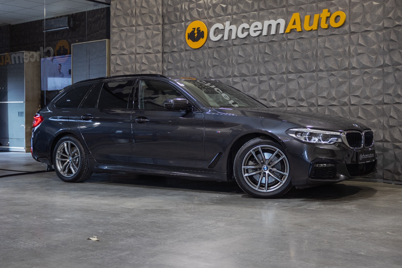 Detailed view of the car