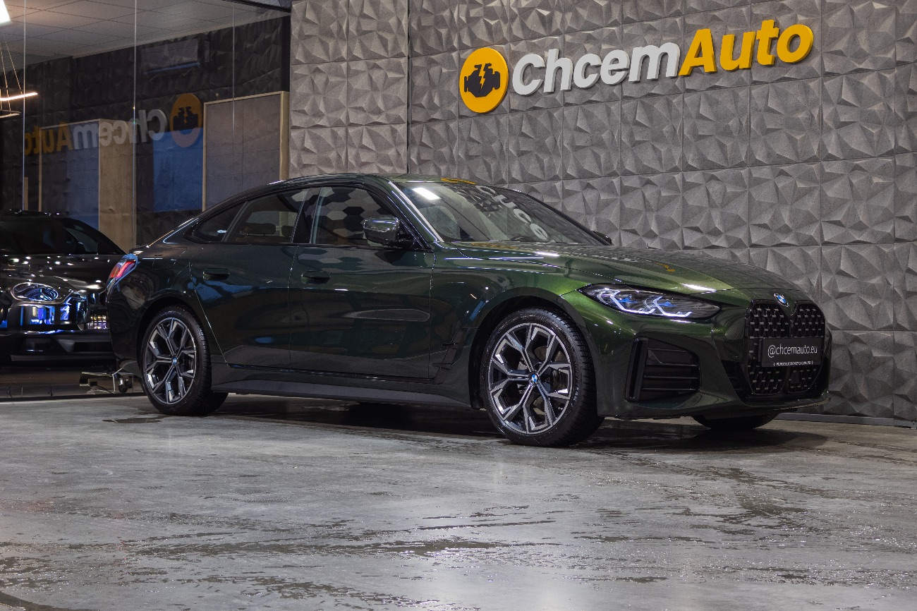 Detailed view of the car
