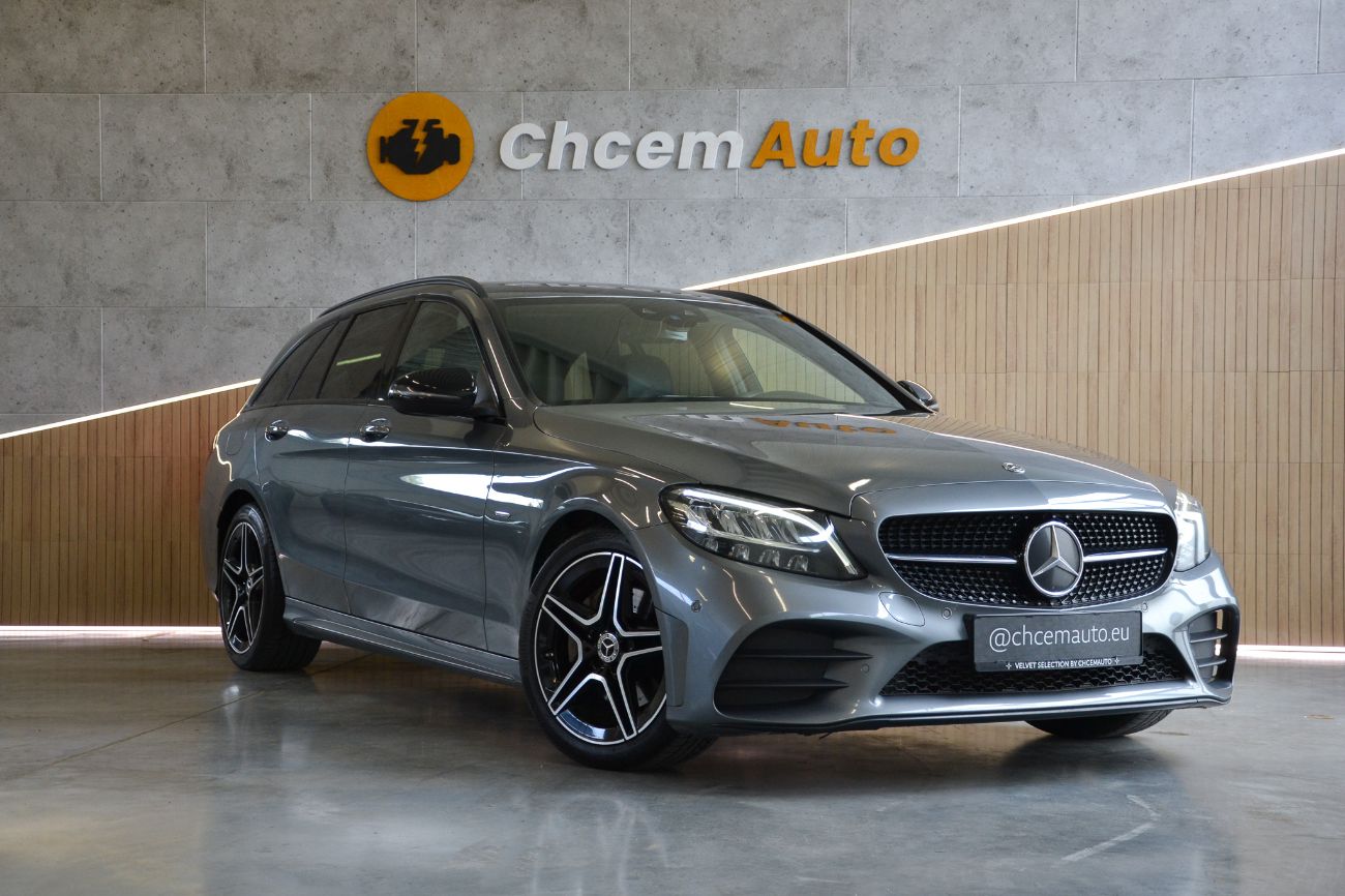 Detailed view of the car